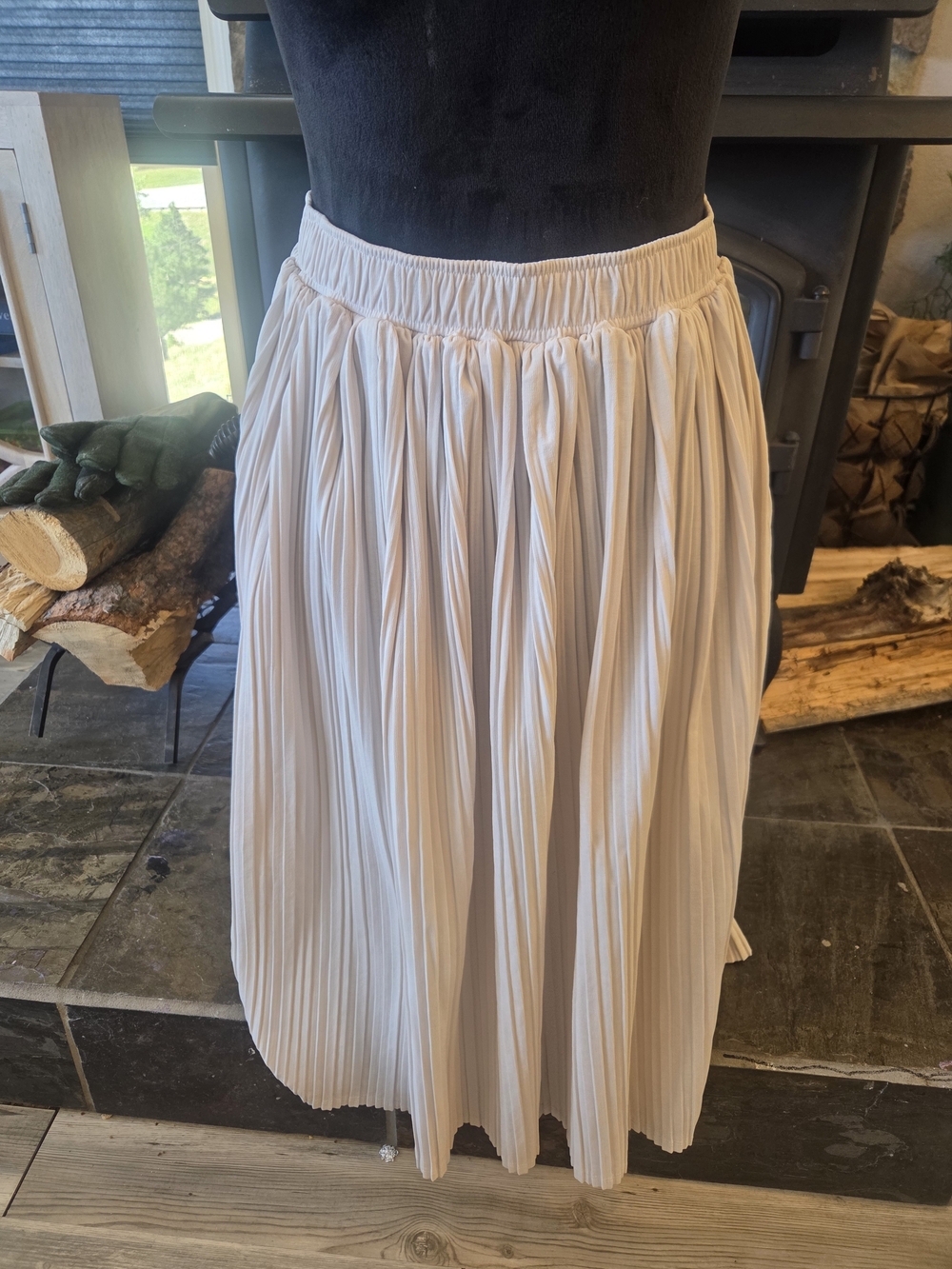 Pleated Cream Midi Skirt - Elastic Waist
